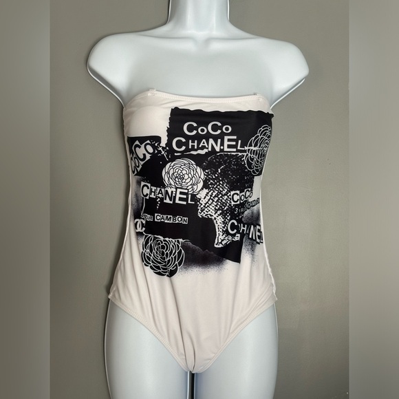 CHANEL Monochrome Graphic One Piece Swimsuit (887) - Picture 11 of 17